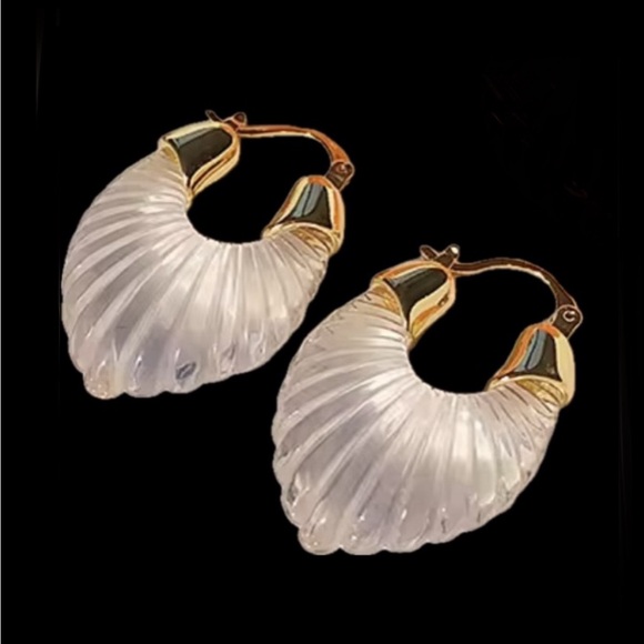 Anthro “Gabi” Sculptural Crystal Clear Scalloped Striated Parabola Frosted Hoops - Picture 2 of 14